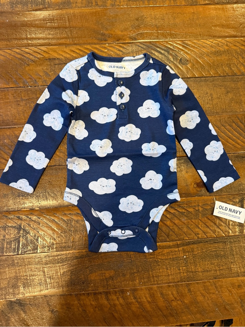 Old Navy Navy Blue Baby Bodysuit with White Cloud Print 6-12 months
